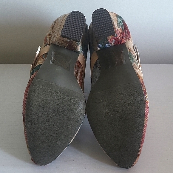 Bait Henderson Floral Booties - Picture 6 of 7